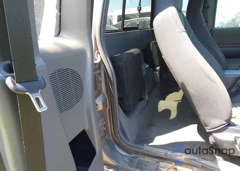 2005 Mazda B4000 Se из США, поврежденный, VIN 4F4ZR47E35PM00162